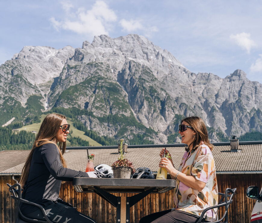 Stockinggut by AvenidA drinks on the terrace